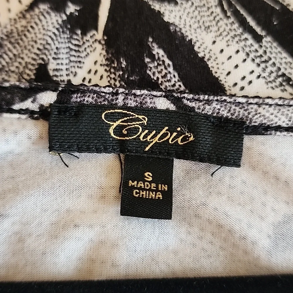 NWOT Cupio Abstract Top/Tunic Small - Picture 9 of 9